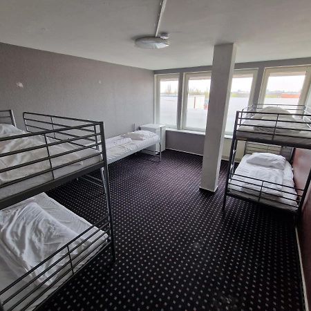 Isas Hostel Берлин Экстерьер фото