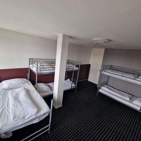 Isas Hostel Берлин Экстерьер фото