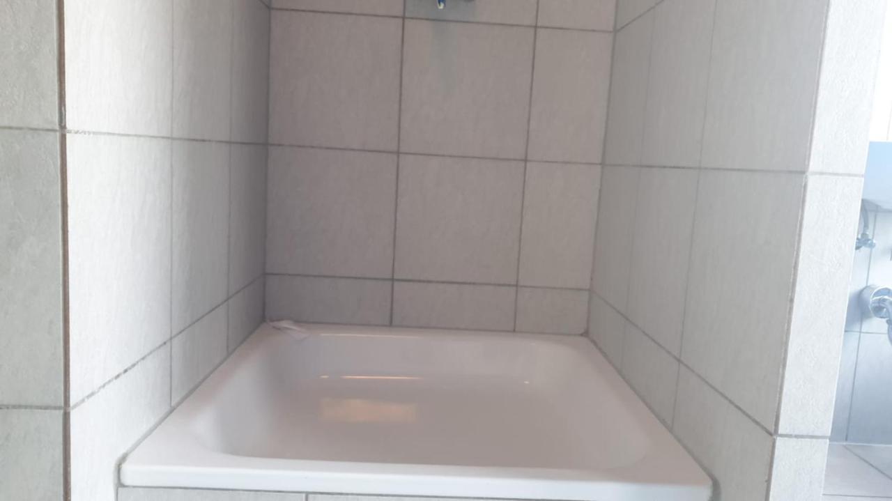 Isas Hostel Берлин Экстерьер фото