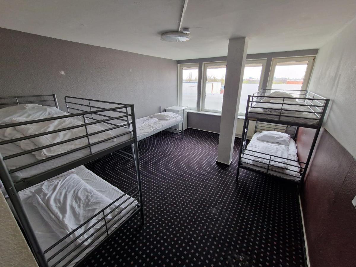 Isas Hostel Берлин Экстерьер фото